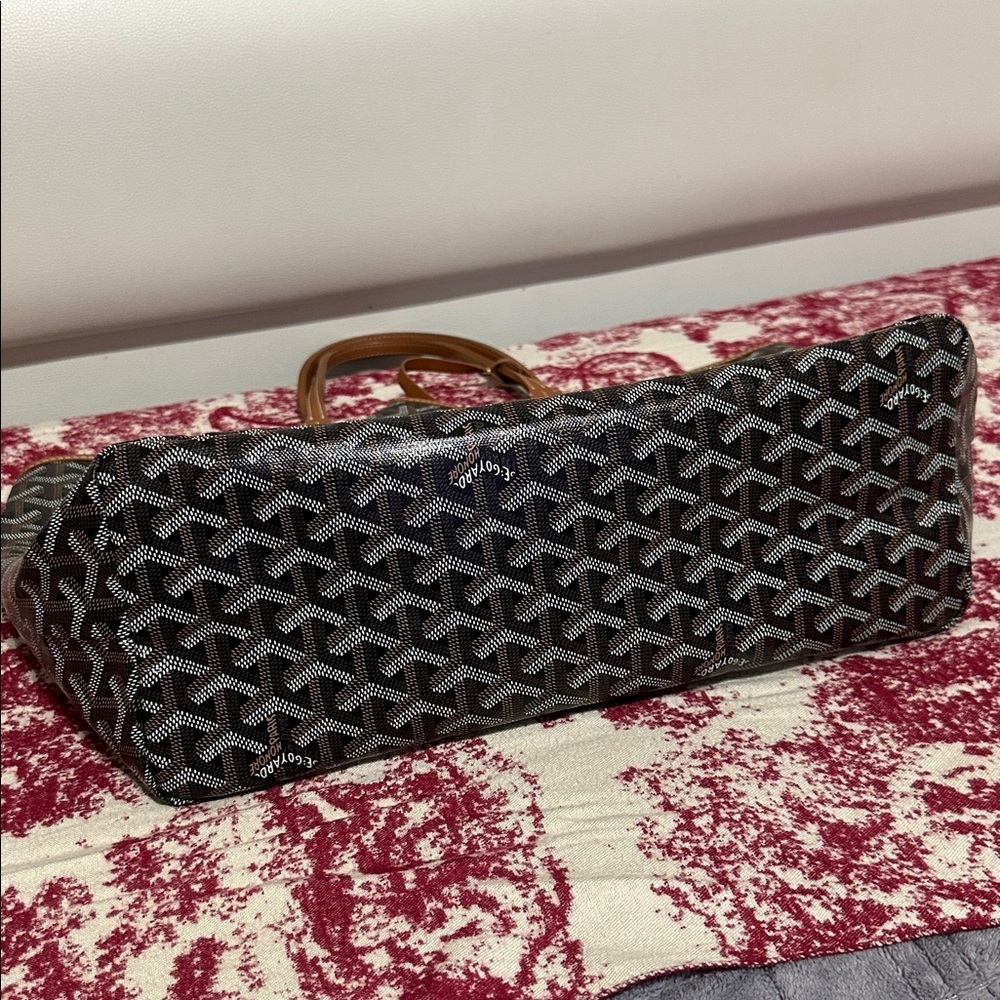 Goyard Tote Bag with Pouch - Picture 6 of 15